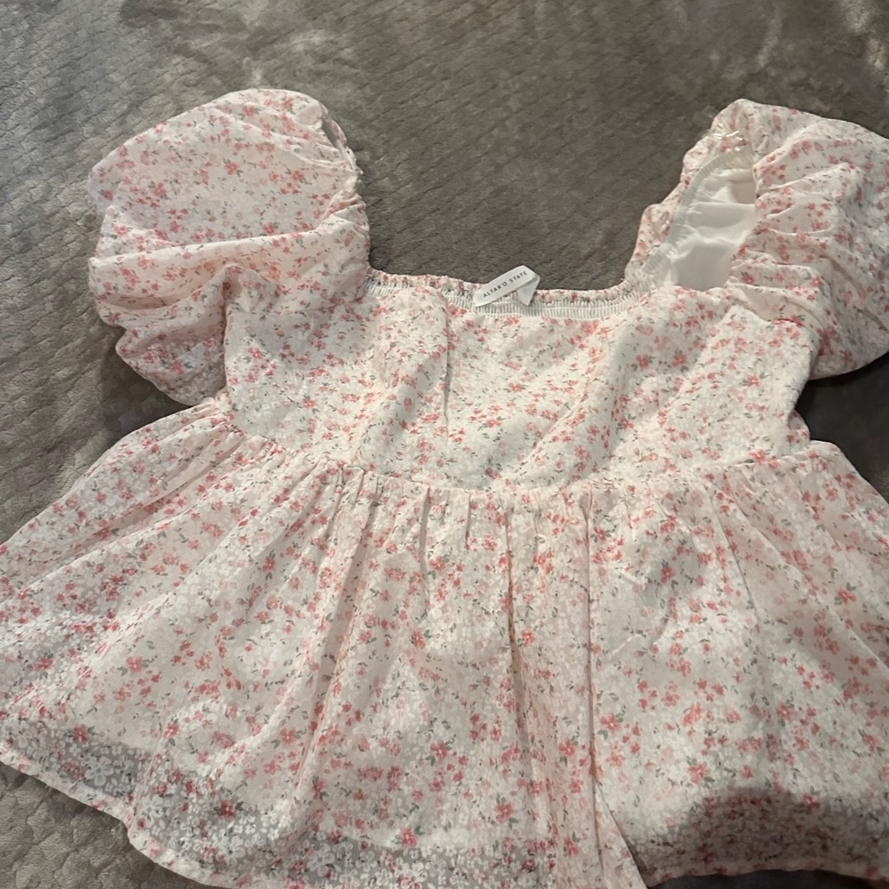 Altar'd State Pink and White Floral Crop Top with Puff Sleeves